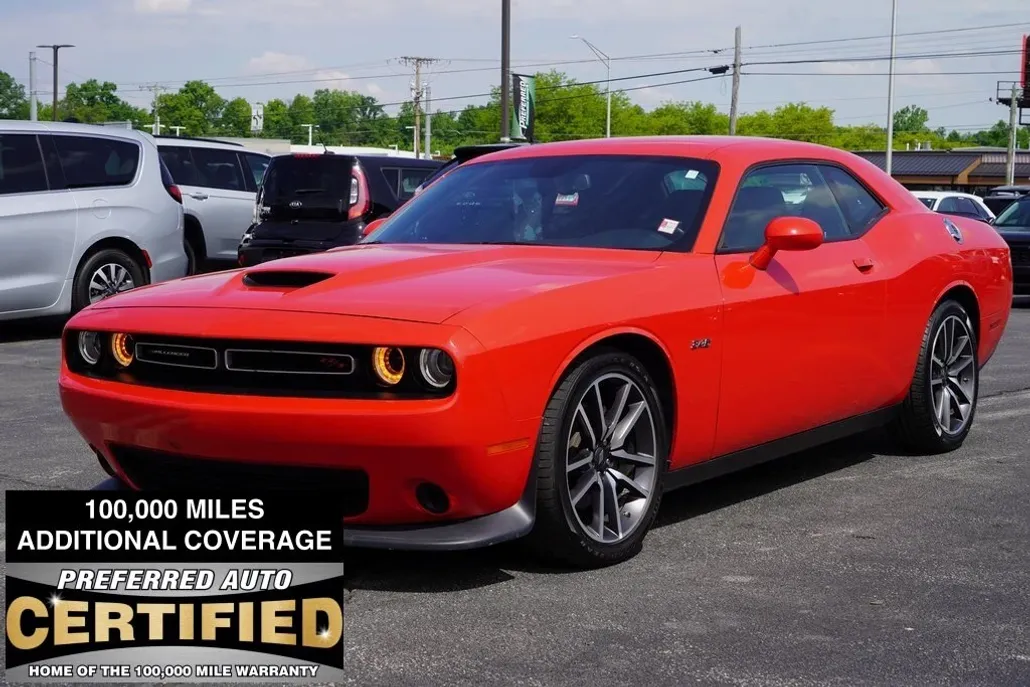 2023 Dodge Challenger R/T photo 1