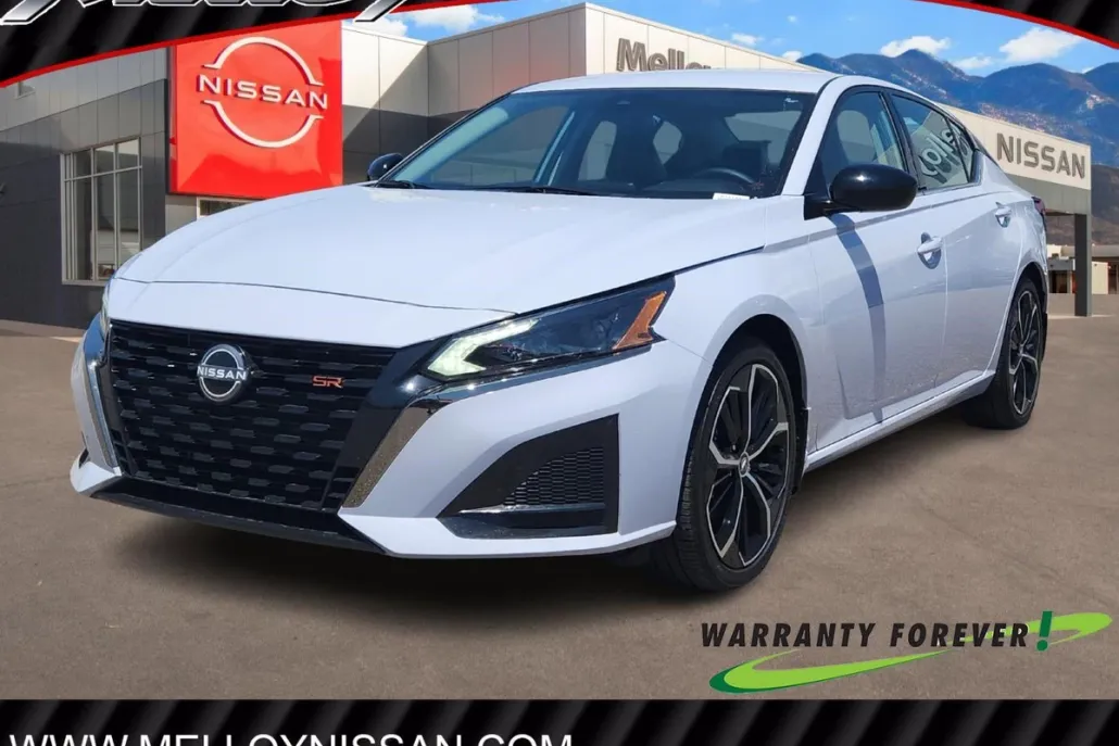 2025 Nissan Altima SR photo 1