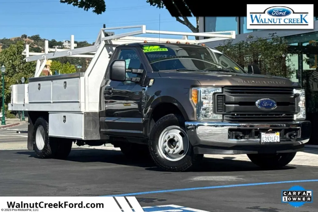 2017 Ford F-350 XL photo 1