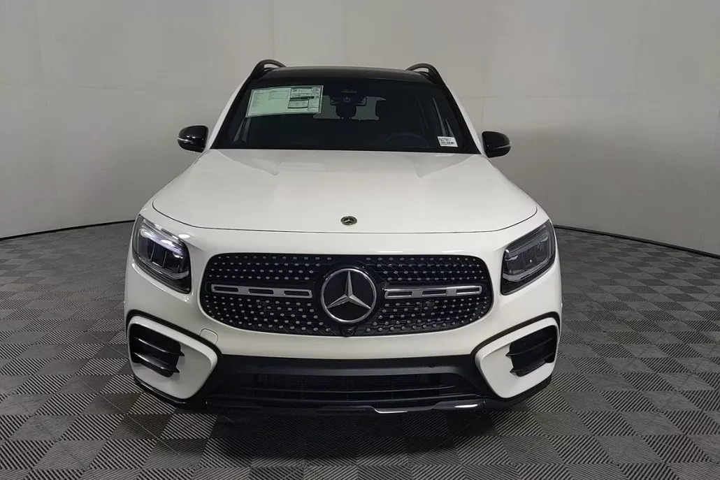 2024 Mercedes Benz GLB 250 photo 1
