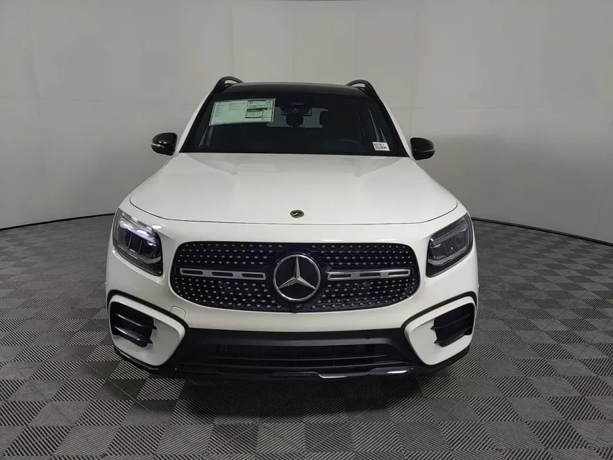 2024 Mercedes Benz GLB 250 photo 1