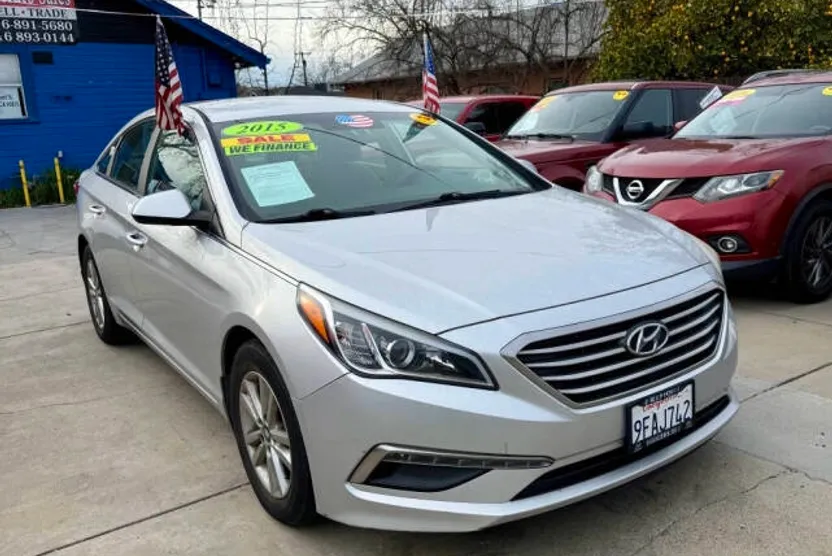 2015 Hyundai Sonata SE photo 1