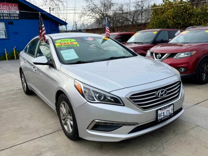 2015 Hyundai Sonata SE photo 1