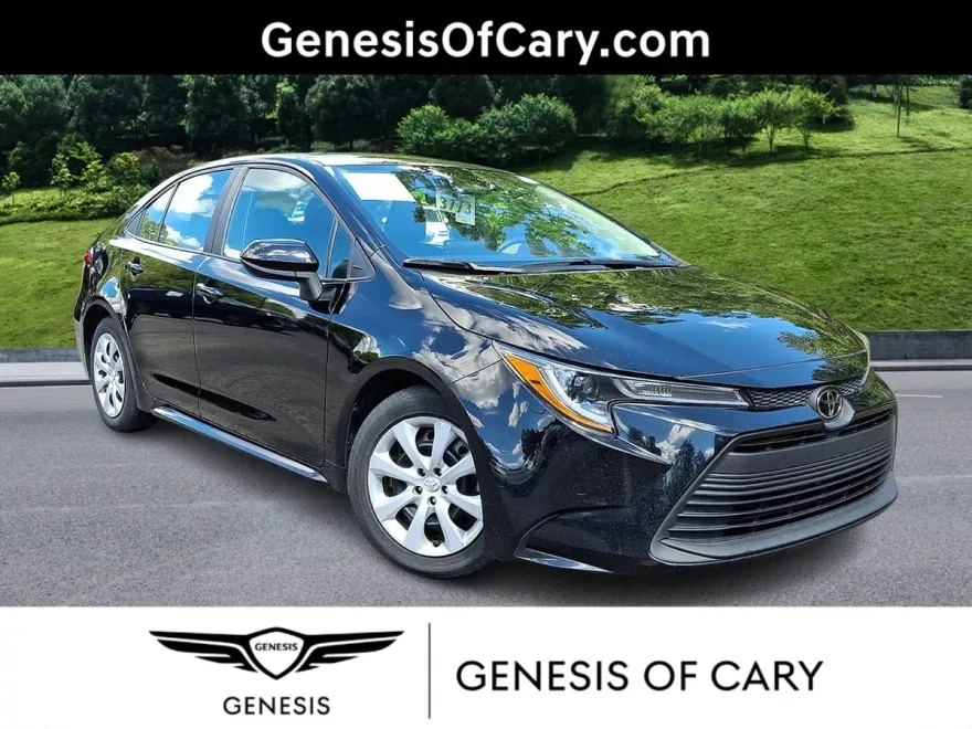 2023 Toyota Corolla LE photo 1