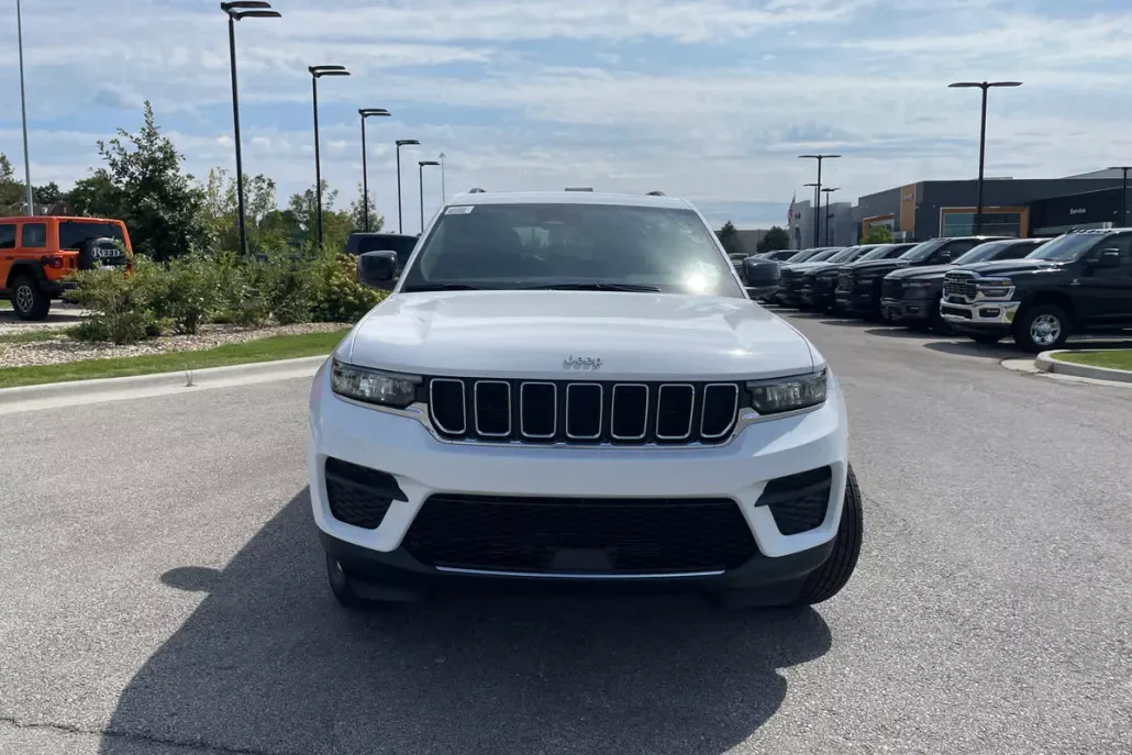 2025 Jeep Grand Cherokee Laredo X photo 1
