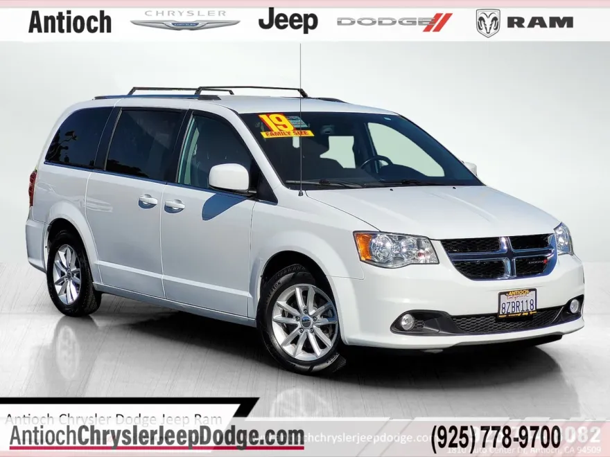 2019 Dodge Grand Caravan SXT photo 1
