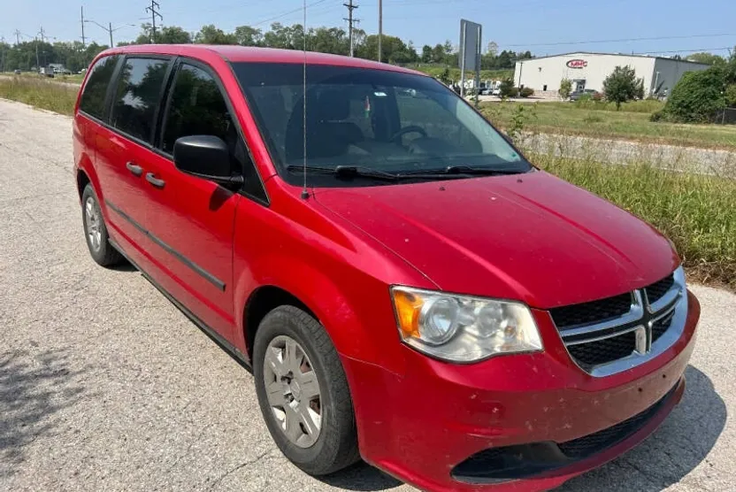 2013 Dodge Grand Caravan SE photo 1
