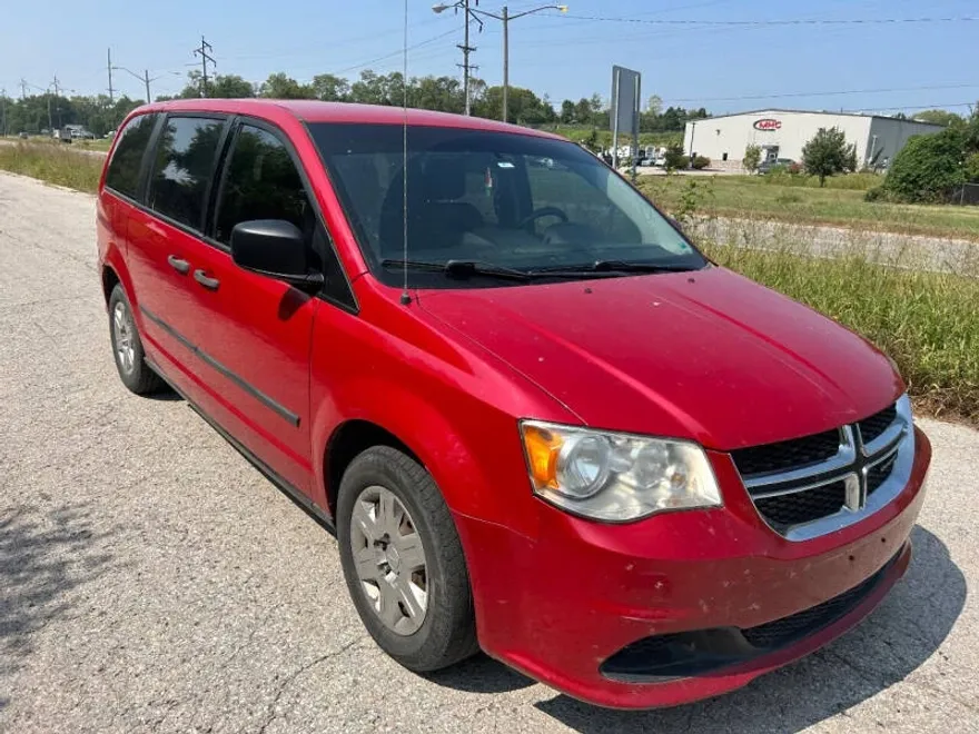 2013 Dodge Grand Caravan SE photo 1