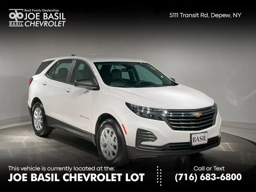 2023 Chevrolet Equinox LS photo 1