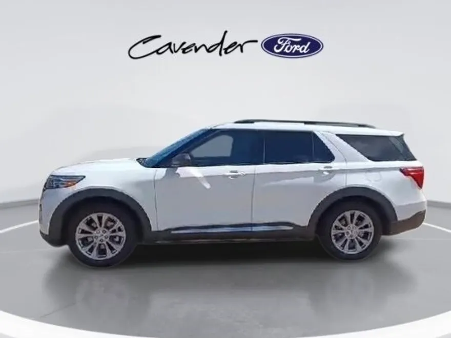 2021 Ford Explorer XLT photo 1