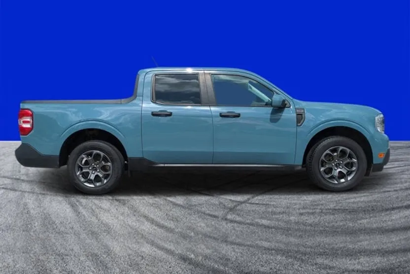 2022 Ford Maverick XLT photo 1