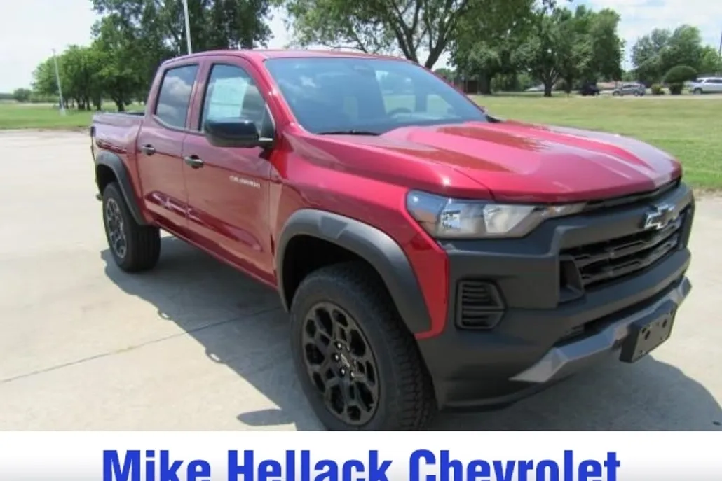 2026 Chevrolet Colorado Trail Boss photo 1