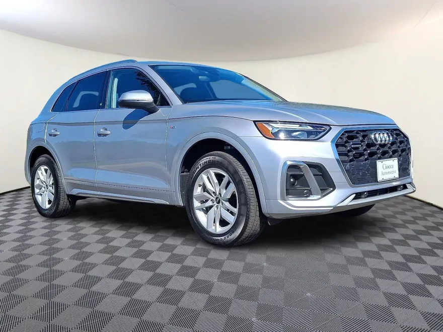 2023 Audi Q5 45 S line Premium photo 1