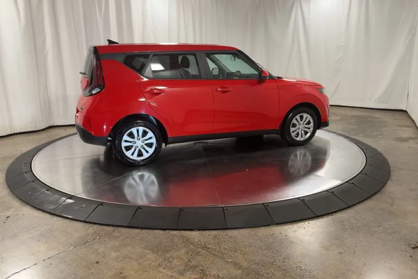 2023 Kia Soul LX photo 1