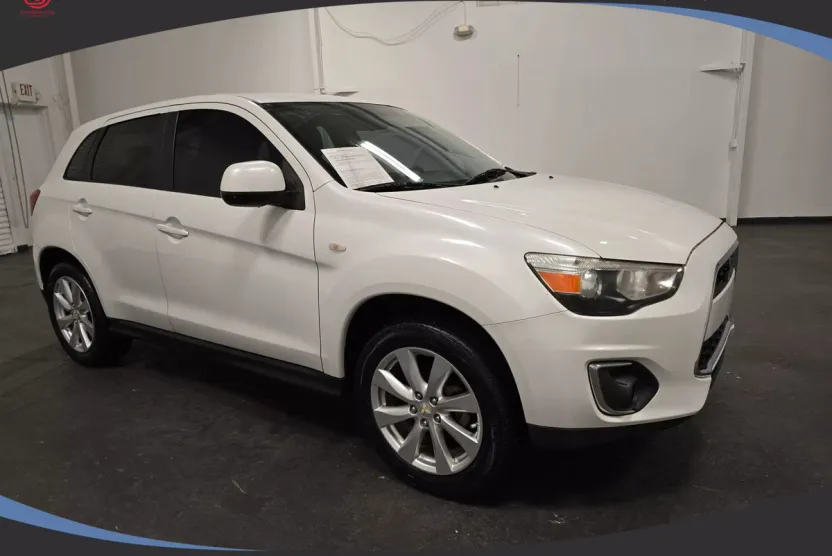 2015 Mitsubishi Outlander Sport ES photo 1