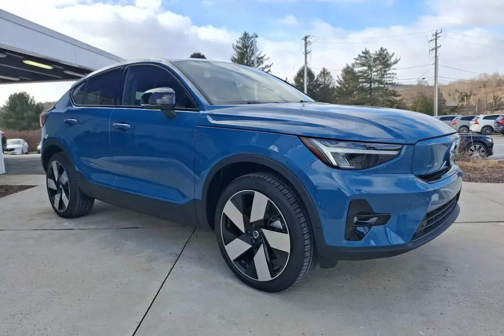 2024 Volvo C40 Recharge Plus photo 1