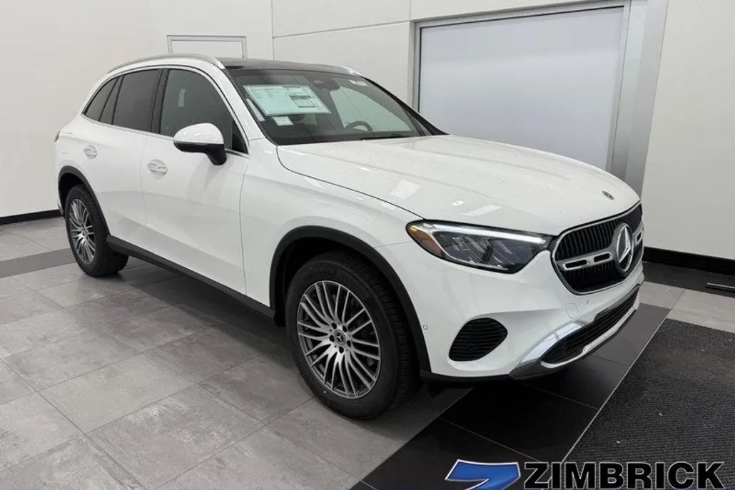 2025 Mercedes Benz GLC 300 4MATIC photo 1