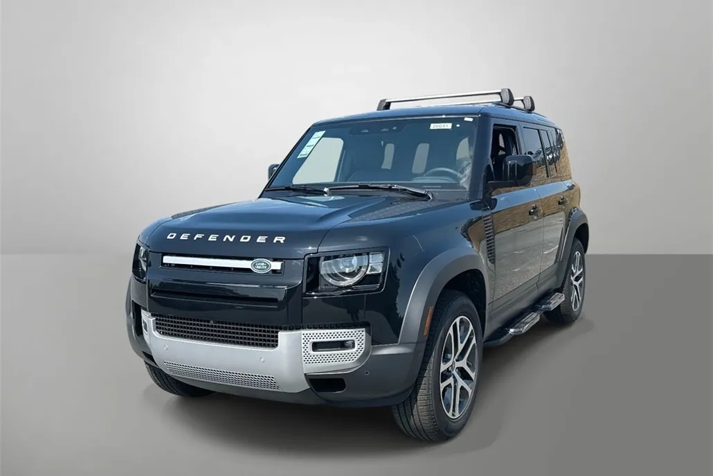2025 Land Rover Defender 110 S photo 1