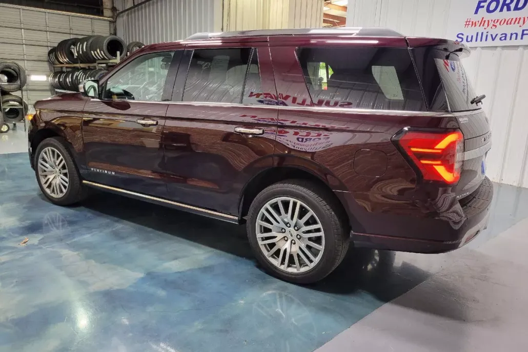 2024 Ford Expedition Platinum photo 1