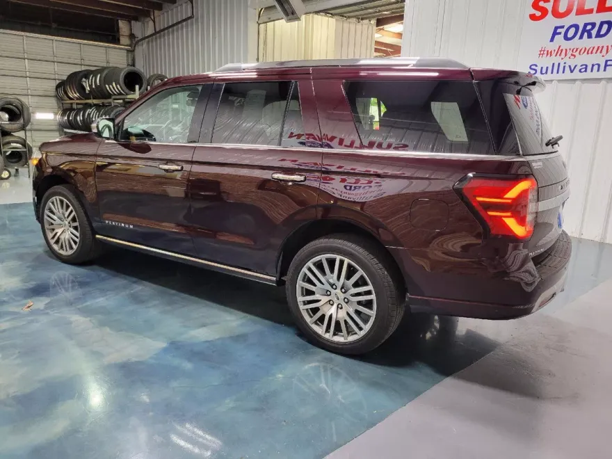 2024 Ford Expedition Platinum photo 1