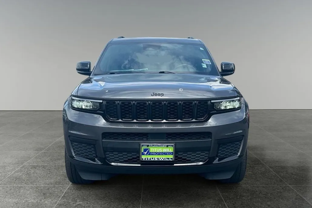 2022 Jeep Grand Cherokee Altitude photo 1