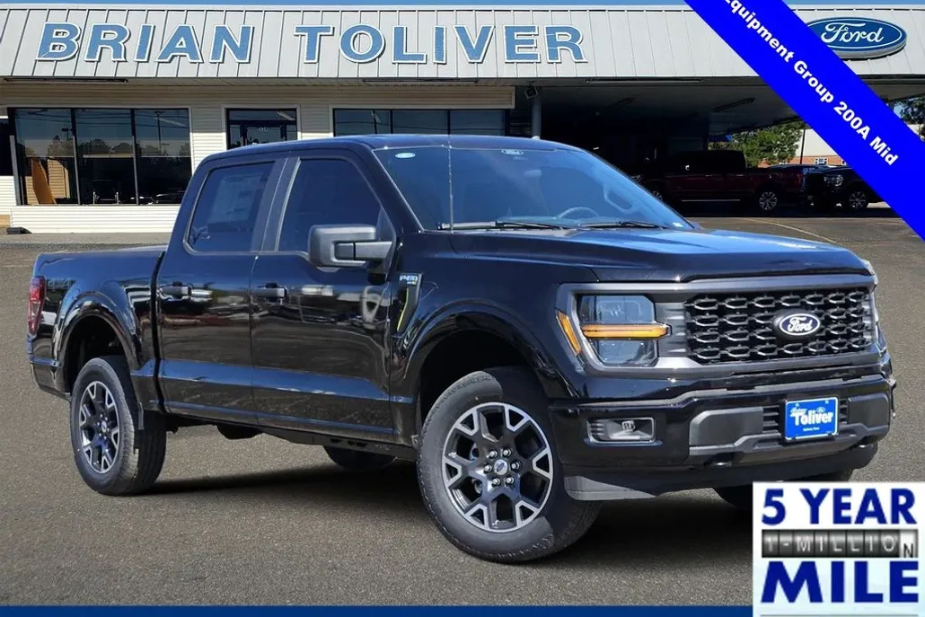 2025 Ford F-150 STX photo 1