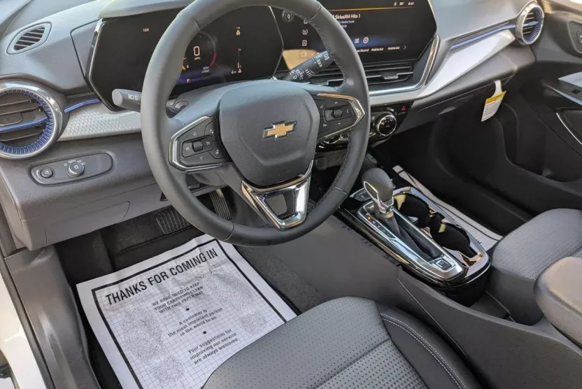 2026 Chevrolet Trax LT photo 1