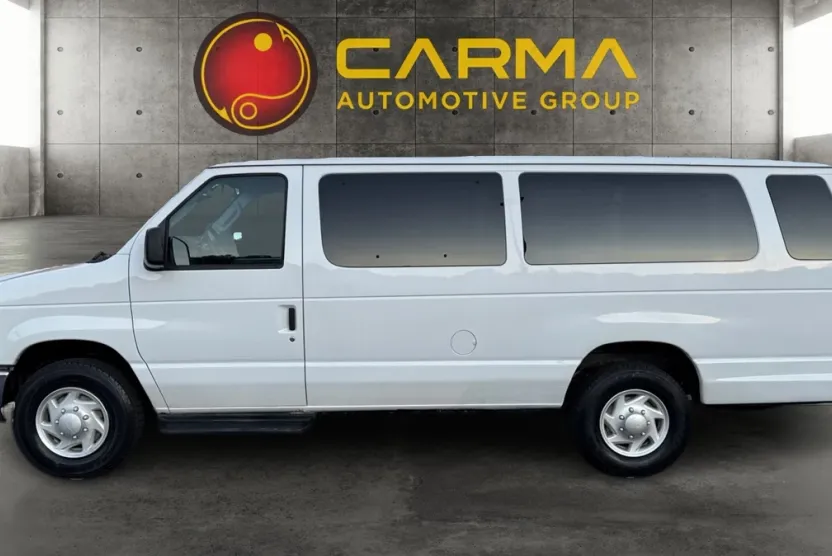 2008 Ford E-350 photo 1