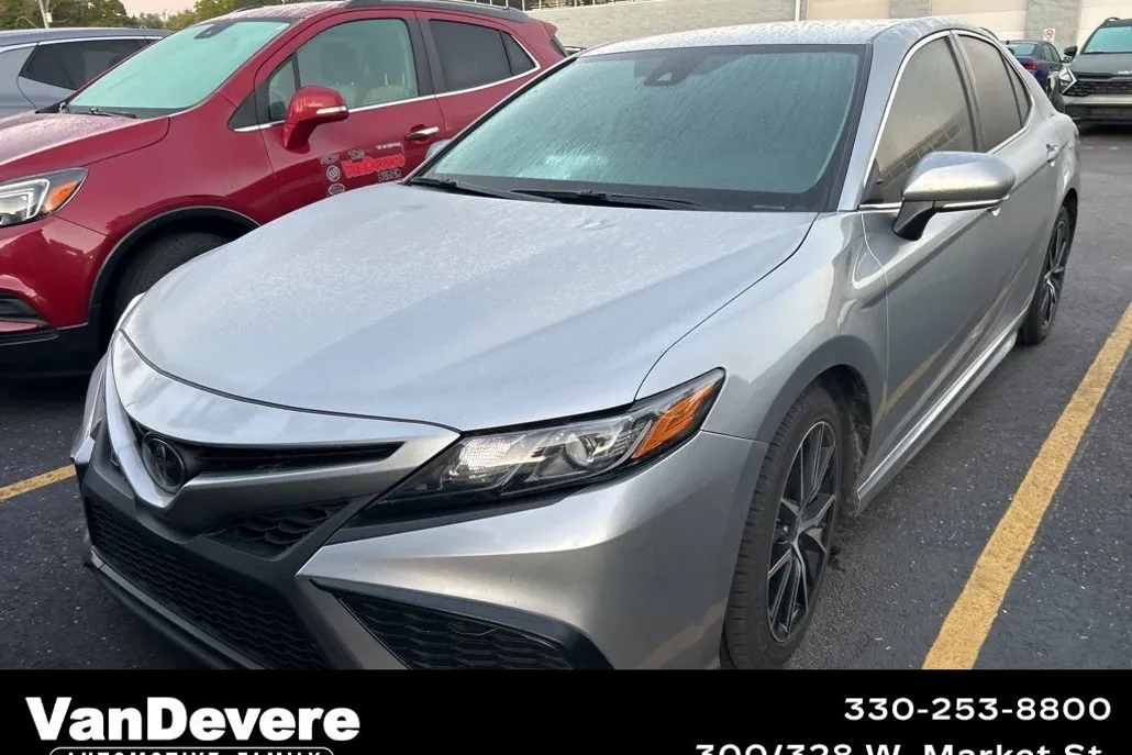 2023 Toyota Camry SE photo 1