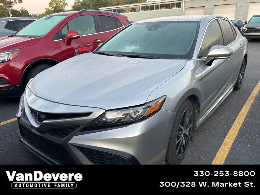 2023 Toyota Camry SE photo 1