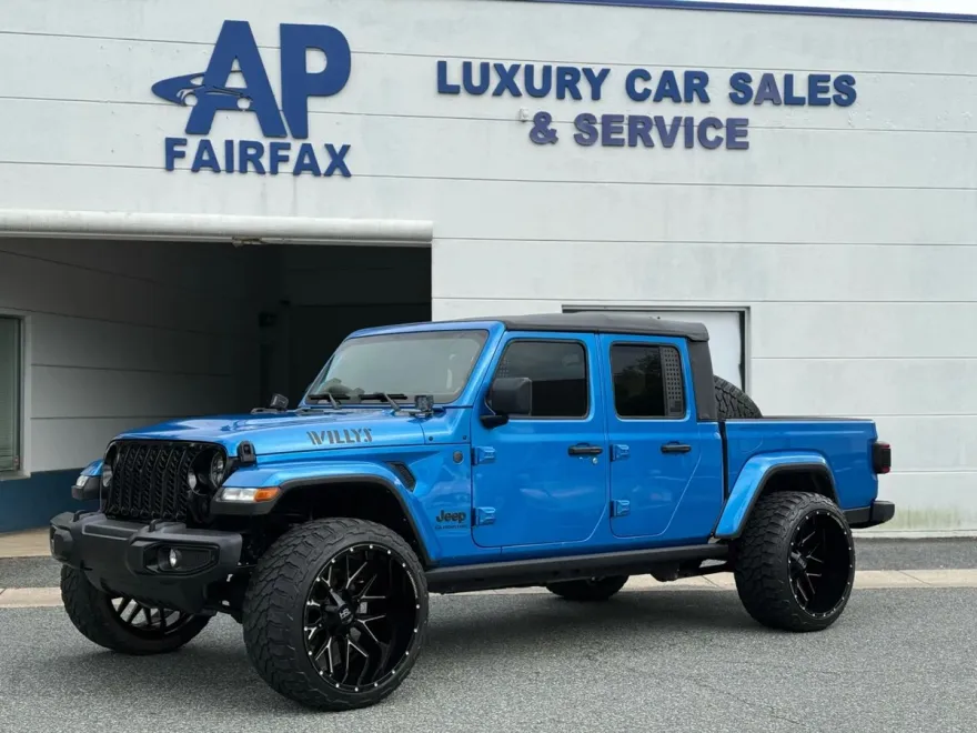 2022 Jeep Gladiator Willys Sport photo 1