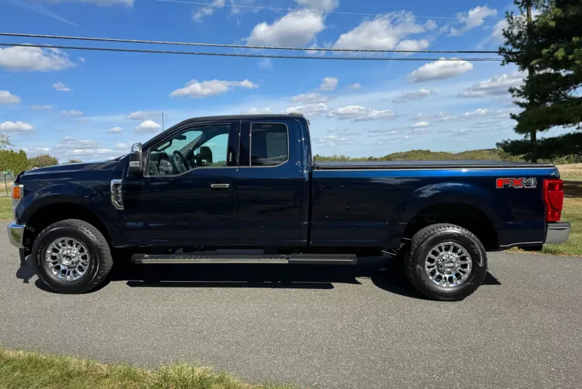2022 Ford F-350 XLT photo 1