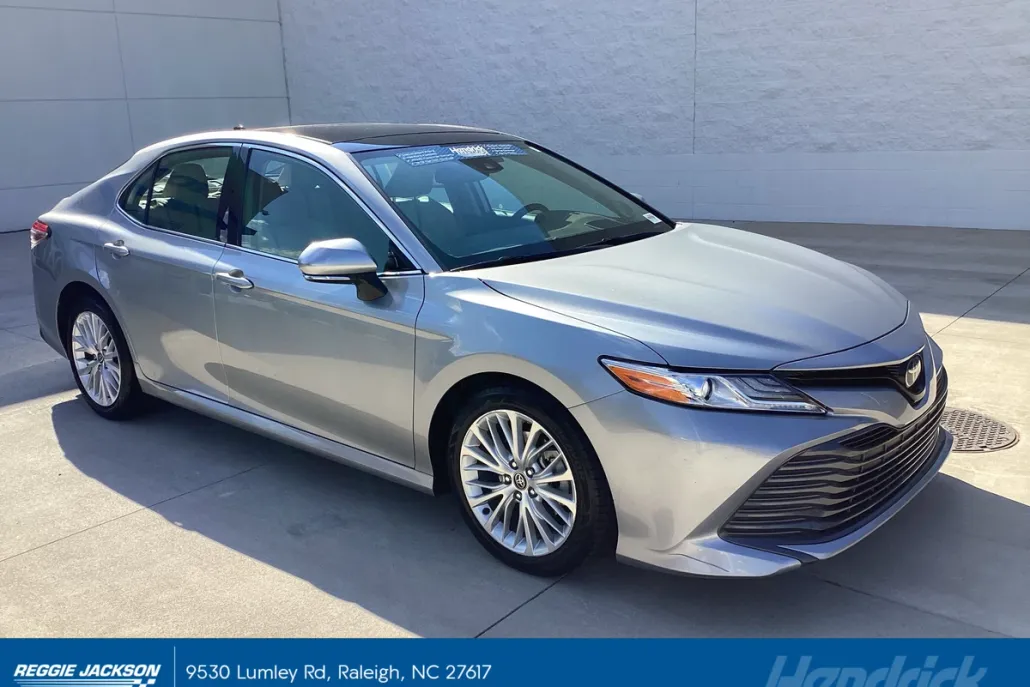 2020 Toyota Camry XLE V6 photo 1