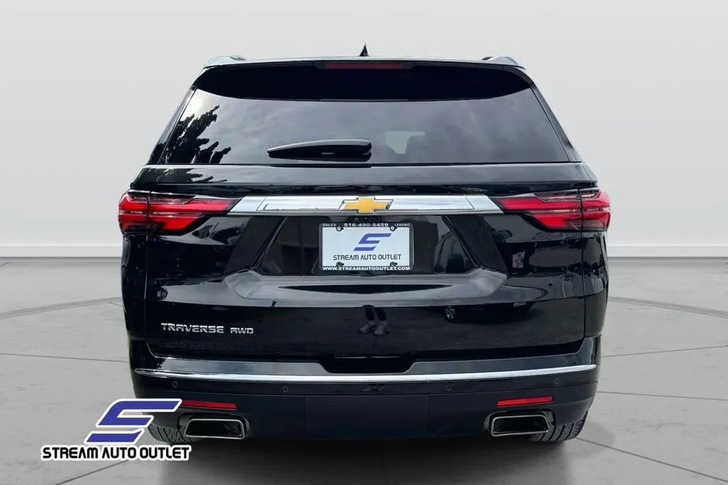 2023 Chevrolet Traverse High Country photo 1