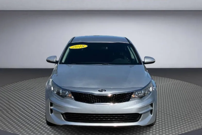 2018 Kia Optima LX photo 1