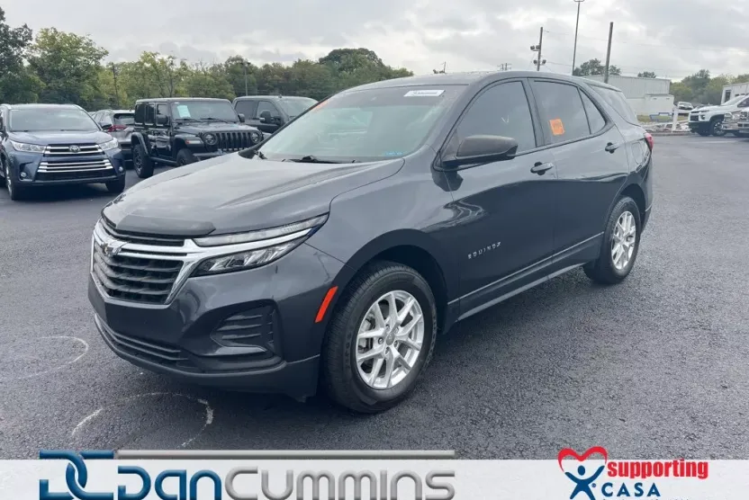 2022 Chevrolet Equinox LS photo 1