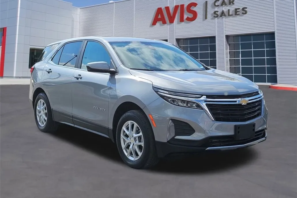 2024 Chevrolet Equinox LT photo 1