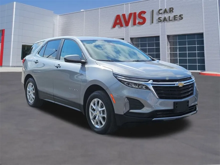 2024 Chevrolet Equinox LT photo 1