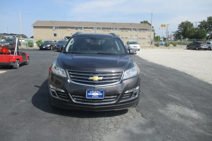 2017 Chevrolet Traverse Premier photo 1