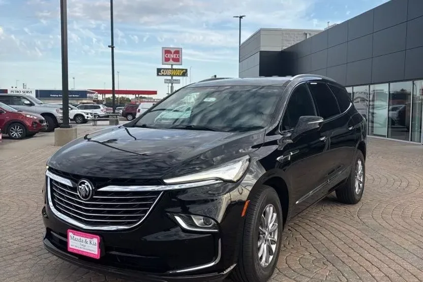 2022 Buick Enclave Essence photo 1