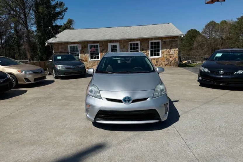 2014 Toyota Prius Five photo 1