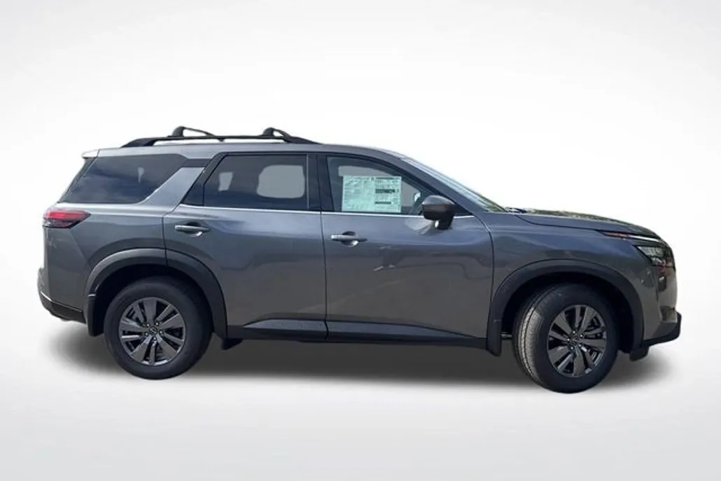 2025 Nissan Pathfinder SV photo 1