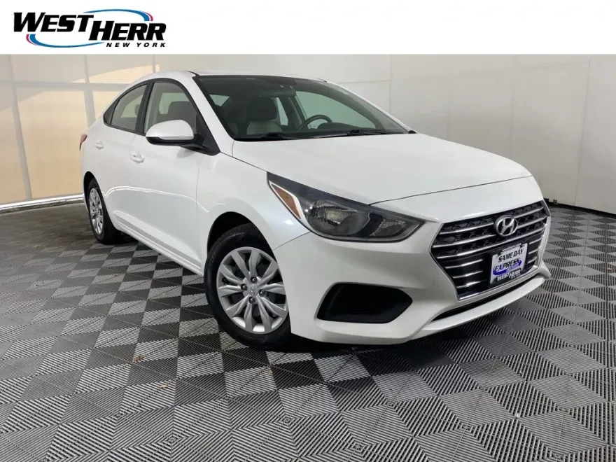 2022 Hyundai Accent SE photo 1
