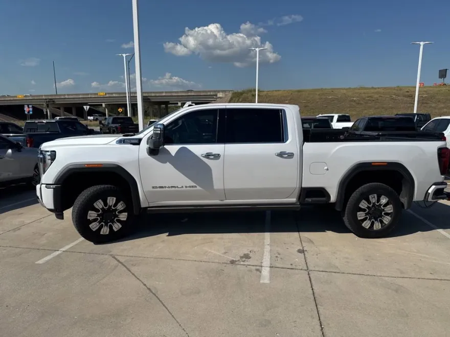 2024 Gmc Sierra 2500 HD Denali photo 1