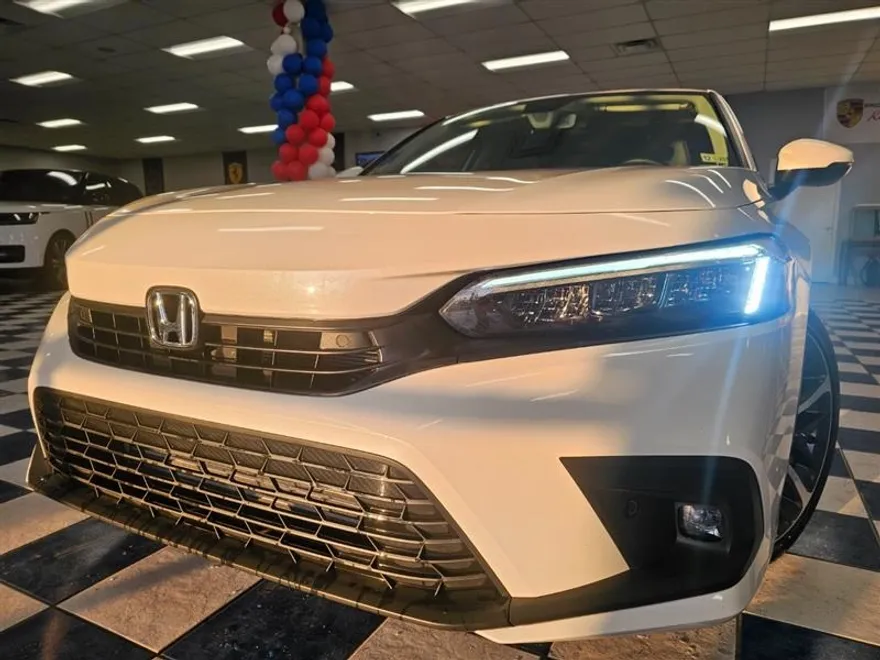 2019 Honda Insight Touring photo 1