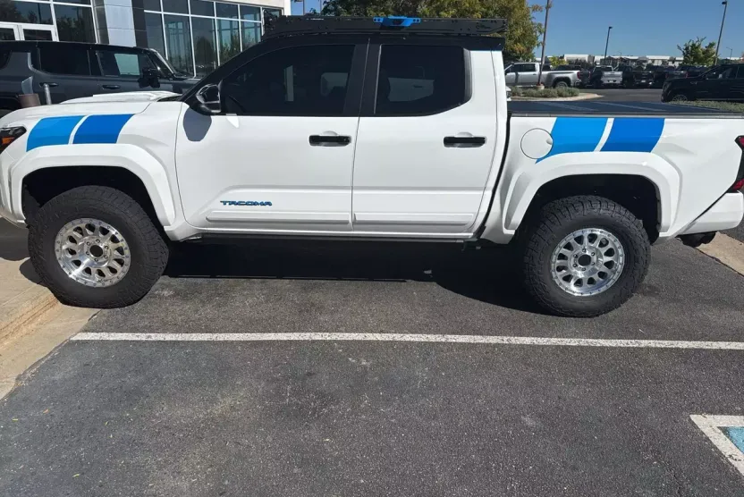 2024 Toyota Tacoma TRD Sport photo 1