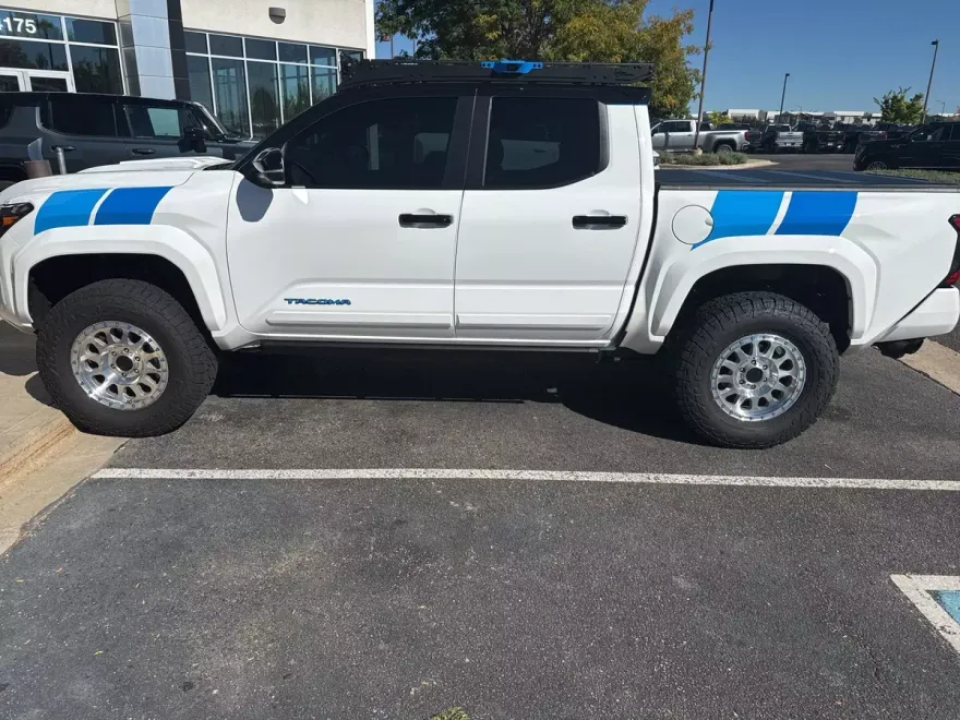 2024 Toyota Tacoma TRD Sport photo 1