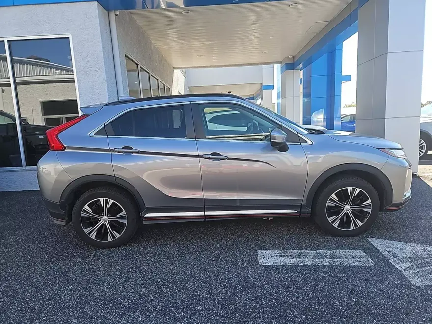 2019 Mitsubishi Eclipse Cross SEL photo 1