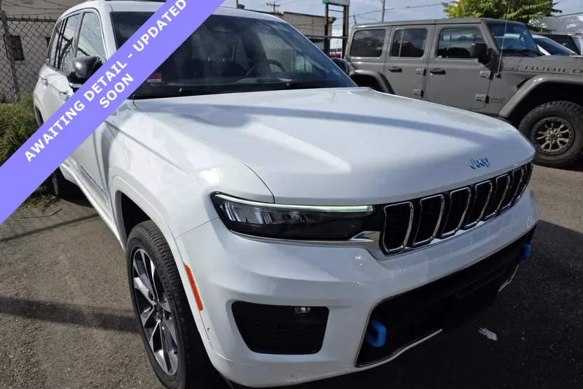 2023 Jeep Cherokee Overland 4xe photo 1