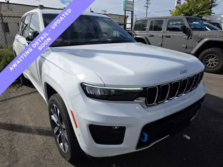 2023 Jeep Cherokee Overland 4xe photo 1